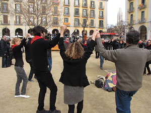 Sardanes a la pla&ccedil;a de la Independ&egrave;ncia