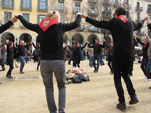 Sardanes a la pla&ccedil;a de la Independ&egrave;ncia