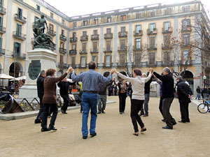 Sardanes a la pla&ccedil;a de la Independ&egrave;ncia