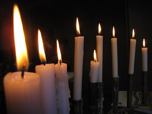 Taller de baldufes de Hanukk&agrave; al centre Bonastruc &ccedil;a Porta - Museu d'Hist&ograve;ria dels Jueus de Girona 