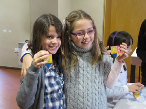 Taller de baldufes de Hanukk&agrave; al centre Bonastruc &ccedil;a Porta - Museu d'Hist&ograve;ria dels Jueus de Girona 