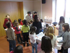 Taller de baldufes de Hanukk&agrave; al centre Bonastruc &ccedil;a Porta - Museu d'Hist&ograve;ria dels Jueus de Girona 