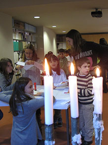 Taller de baldufes de Hanukk&agrave; al centre Bonastruc &ccedil;a Porta - Museu d'Hist&ograve;ria dels Jueus de Girona 