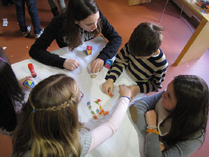 Taller de baldufes de Hanukk&agrave; al centre Bonastruc &ccedil;a Porta - Museu d'Hist&ograve;ria dels Jueus de Girona 
