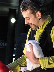 Espectacle de M&agrave;gia a la pla&ccedil;a Josep Pla