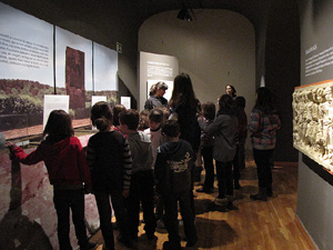 Taller de mosaic rom&agrave; al Museu d'Hist&ograve;ria de la Ciutat