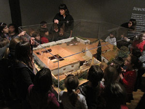 Taller de mosaic rom&agrave; al Museu d'Hist&ograve;ria de la Ciutat