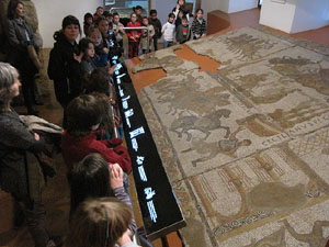 Taller de mosaic rom&agrave; al Museu d'Hist&ograve;ria de la Ciutat