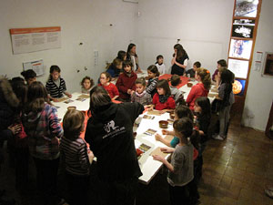 Taller de mosaic rom&agrave; al Museu d'Hist&ograve;ria de la Ciutat