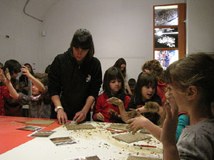 Taller de mosaic rom&agrave; al Museu d'Hist&ograve;ria de la Ciutat