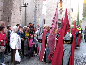 75&egrave; aniversari Associaci&oacute; de Jes&uacute;s Crucificat - Manaies de Girona. Lliurament del Pen&oacute;