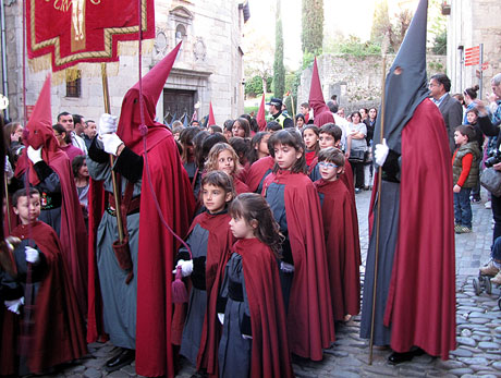 75&egrave; aniversari Associaci&oacute; de Jes&uacute;s Crucificat - Manaies de Girona. Lliurament del Pen&oacute;