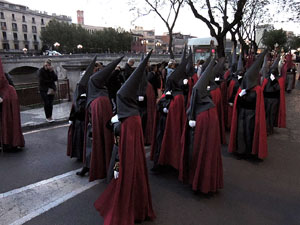 75&egrave; aniversari Associaci&oacute; de Jes&uacute;s Crucificat - Manaies de Girona. Lliurament del Pen&oacute;