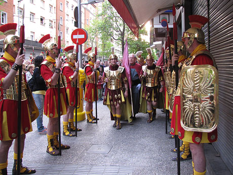 75&egrave; aniversari Associaci&oacute; de Jes&uacute;s Crucificat - Manaies de Girona. Lliurament del Pen&oacute;
