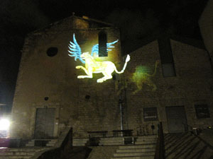 Mapping. Animals fant&agrave;stics del Beatus de Girona a la fa&ccedil;ana de la Merc&egrave; 