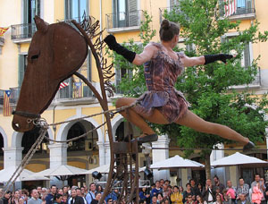 Festes de Primavera 2014. Espectacles a la pla&ccedil;a de la Independ&egrave;ncia