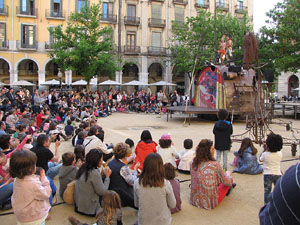 Festes de Primavera 2014. Espectacles a la pla&ccedil;a de la Independ&egrave;ncia