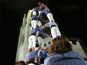 Fires de Sant Narc&iacute;s 2013. Castells de Vig&iacute;lia a la pla&ccedil;a de Sant Feliu