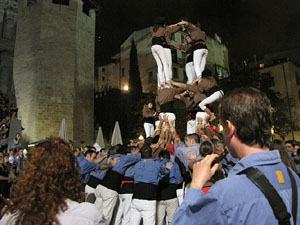 Fires de Sant Narc&iacute;s 2013. Castells de Vig&iacute;lia a la pla&ccedil;a de Sant Feliu