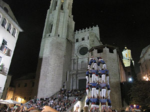 Fires de Sant Narc&iacute;s 2013. Castells de Vig&iacute;lia a la pla&ccedil;a de Sant Feliu