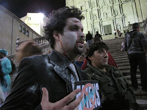 Fires de Sant Narc&iacute;s 2013. 2a. Zombie Walk de Girona dins el Festival Acocollona't