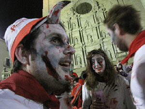 Fires de Sant Narc&iacute;s 2013. 2a. Zombie Walk de Girona dins el Festival Acocollona't