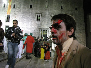 Fires de Sant Narc&iacute;s 2013. 2a. Zombie Walk de Girona dins el Festival Acocollona't