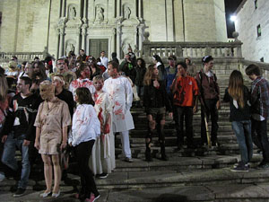 Fires de Sant Narc&iacute;s 2013. 2a. Zombie Walk de Girona dins el Festival Acocollona't