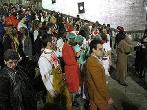 Fires de Sant Narc&iacute;s 2013. 2a. Zombie Walk de Girona dins el Festival Acocollona't