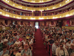 Festival Internacional de Teatre Amateur FITAG. Inauguraci&oacute; al Teatre Municipal