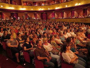 Festival Internacional de Teatre Amateur FITAG. Inauguraci&oacute; al Teatre Municipal