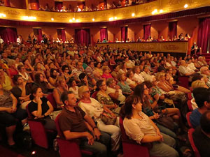 Festival Internacional de Teatre Amateur FITAG. Inauguraci&oacute; al Teatre Municipal