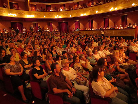 El Teatre Municipal durant la inauguraci&oacute;