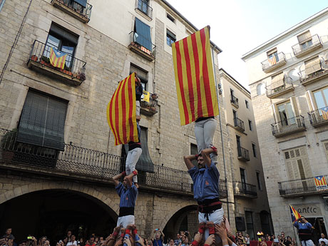 Arribada a Girona de la Flama del Canig&oacute; 2013