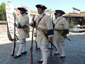 Girona resisteix! Jornades de recreaci&oacute; hist&ograve;rica de la Guerra de Successi&oacute;. Escaramussa al Pont de Pedra