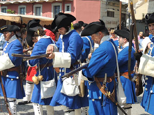 Girona resisteix! Jornades de recreaci&oacute; hist&ograve;rica de la Guerra de Successi&oacute;. Escaramussa al Pont de Pedra