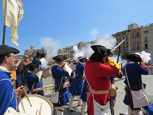 Girona resisteix! Jornades de recreaci&oacute; hist&ograve;rica de la Guerra de Successi&oacute;. Escaramussa al Pont de Pedra