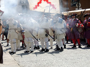 Girona resisteix! Jornades de recreaci&oacute; hist&ograve;rica de la Guerra de Successi&oacute;. Escaramussa al Pont de Pedra