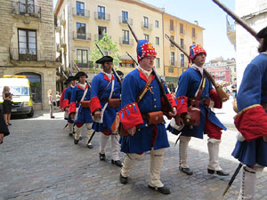 Girona resisteix! Jornades de recreaci&oacute; hist&ograve;rica de la Guerra de Successi&oacute;. Presentaci&oacute; i jurada de bandera