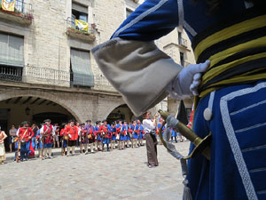 Girona resisteix! Jornades de recreaci&oacute; hist&ograve;rica de la Guerra de Successi&oacute;. Presentaci&oacute; i jurada de bandera