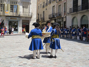 Girona resisteix! Jornades de recreaci&oacute; hist&ograve;rica de la Guerra de Successi&oacute;. Presentaci&oacute; i jurada de bandera