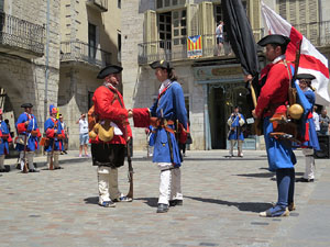 Girona resisteix! Jornades de recreaci&oacute; hist&ograve;rica de la Guerra de Successi&oacute;. Presentaci&oacute; i jurada de bandera