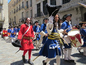 Girona resisteix! Jornades de recreaci&oacute; hist&ograve;rica de la Guerra de Successi&oacute;. Presentaci&oacute; i jurada de bandera