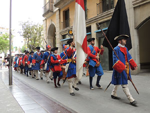 Girona resisteix! Jornades de recreaci&oacute; hist&ograve;rica de la Guerra de Successi&oacute;. Desfilada pels carrers del Barri Vell