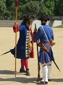 Girona resisteix! Jornades de recreaci&oacute; hist&ograve;rica de la Guerra de Successi&oacute;. Les unitats