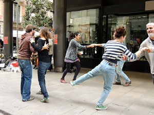 Les festes de Nadal 2013 a Girona. Lindy hop al carrer Nou