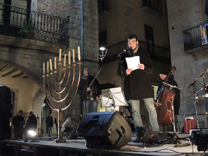 L'encesa de les llums de Hanukk&agrave; a la pla&ccedil;a del Vi