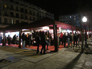 Mercat de Nadal a la pla&ccedil;a de la Independ&egrave;ncia