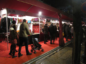 Mercat de Nadal a la pla&ccedil;a de la Independ&egrave;ncia