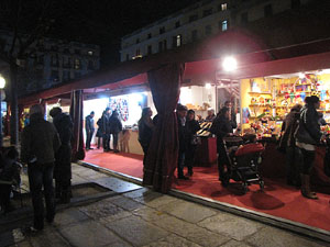 Mercat de Nadal a la pla&ccedil;a de la Independ&egrave;ncia